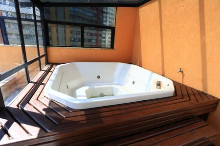 Apartamento à venda com 360m², 3 quartos e 4 vagas Apartamento à venda com 360m², 3 quartos e 4 vagasCobertura