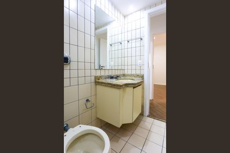 Apartamento à venda com 360m², 3 quartos e 4 vagas Apartamento à venda com 360m², 3 quartos e 4 vagasBanheiro da Suíte 1