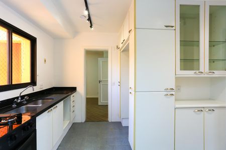 Apartamento à venda com 360m², 3 quartos e 4 vagas Apartamento à venda com 360m², 3 quartos e 4 vagasCozinha
