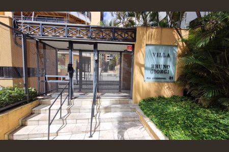 Apartamento à venda com 360m², 3 quartos e 4 vagas Apartamento à venda com 360m², 3 quartos e 4 vagasFachada