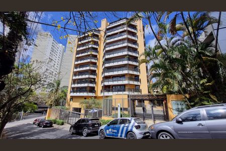 Apartamento à venda com 360m², 3 quartos e 4 vagas Apartamento à venda com 360m², 3 quartos e 4 vagasFachada