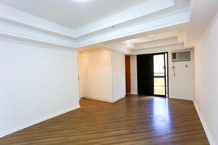 Apartamento à venda com 360m², 3 quartos e 4 vagas Apartamento à venda com 360m², 3 quartos e 4 vagasSuíte 3