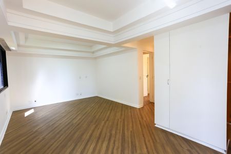 Apartamento à venda com 360m², 3 quartos e 4 vagas Apartamento à venda com 360m², 3 quartos e 4 vagasSuíte 3