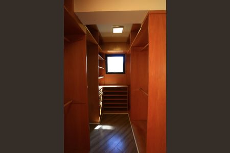 Apartamento à venda com 360m², 3 quartos e 4 vagas Apartamento à venda com 360m², 3 quartos e 4 vagasCloset da suíte 3