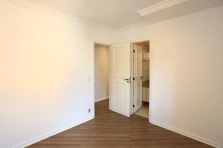 Apartamento à venda com 360m², 3 quartos e 4 vagas Apartamento à venda com 360m², 3 quartos e 4 vagasSuíte 2