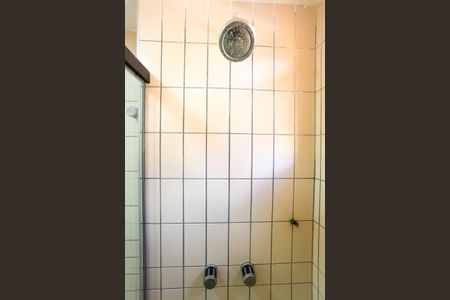 Apartamento à venda com 360m², 3 quartos e 4 vagas Apartamento à venda com 360m², 3 quartos e 4 vagasBanheiro da Suíte 2