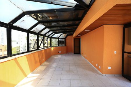 Apartamento à venda com 360m², 3 quartos e 4 vagas Apartamento à venda com 360m², 3 quartos e 4 vagasCobertura