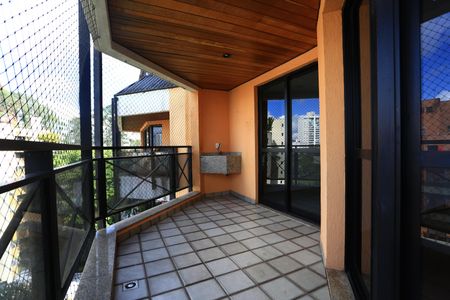 Apartamento à venda com 360m², 3 quartos e 4 vagas Apartamento à venda com 360m², 3 quartos e 4 vagasVaranda da Sala