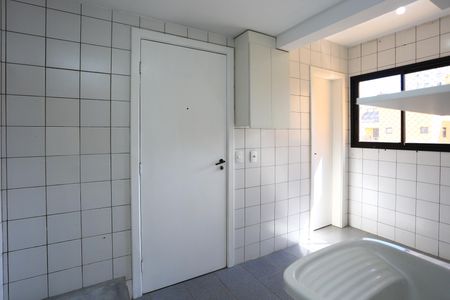 Apartamento à venda com 360m², 3 quartos e 4 vagas Apartamento à venda com 360m², 3 quartos e 4 vagasÁrea de Serviço