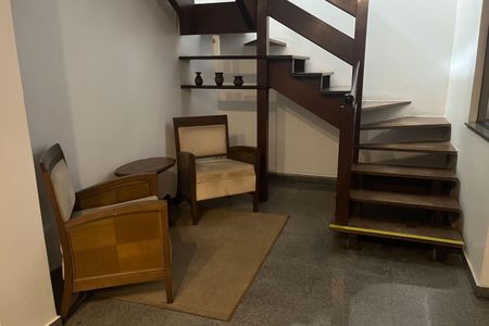 Apartamento para alugar com 175m², 4 quartos e 2 vagas Apartamento para alugar com 175m², 4 quartos e 2 vagasHall de entrada