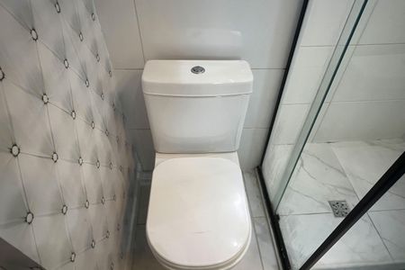 Apartamento para alugar com 175m², 4 quartos e 2 vagas Apartamento para alugar com 175m², 4 quartos e 2 vagasBanheiro da Suíte 1