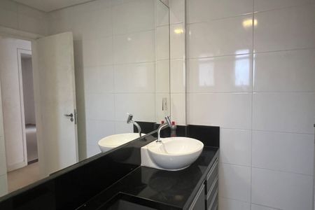 Apartamento para alugar com 175m², 4 quartos e 2 vagas Apartamento para alugar com 175m², 4 quartos e 2 vagasBanheiro Social