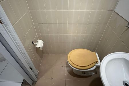 Apartamento para alugar com 175m², 4 quartos e 2 vagas Apartamento para alugar com 175m², 4 quartos e 2 vagasBanheiro de serviço