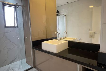 Apartamento para alugar com 175m², 4 quartos e 2 vagas Apartamento para alugar com 175m², 4 quartos e 2 vagasBanheiro da Suíte 2