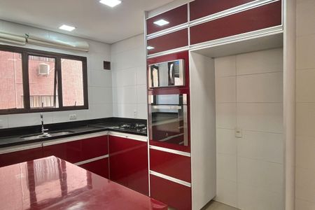 Apartamento para alugar com 175m², 4 quartos e 2 vagas Apartamento para alugar com 175m², 4 quartos e 2 vagasCozinha
