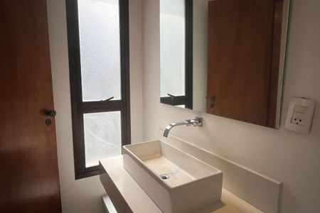 Apartamento para alugar com 175m², 4 quartos e 2 vagas Apartamento para alugar com 175m², 4 quartos e 2 vagasLavabo