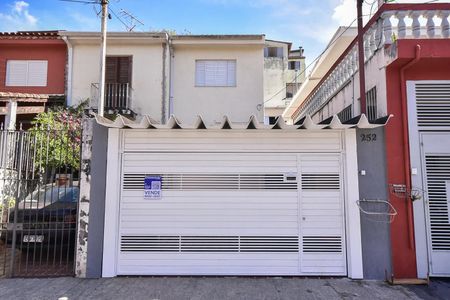 Casa à venda com 122m², 3 quartos e 2 vagasFachada