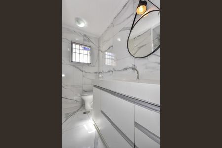 Casa à venda com 122m², 3 quartos e 2 vagasBanheiro