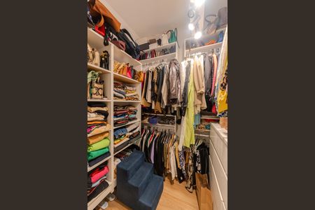 Apartamento à venda com 166m², 4 quartos e 1 vagaCloset do quarto 2