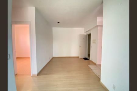 Sala de apartamento para alugar com 2 quartos, 48m² em Del Castilho, Rio de Janeiro