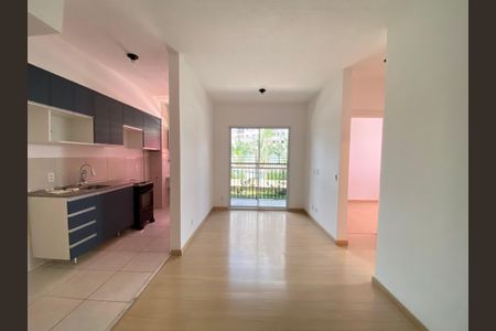 Sala de apartamento para alugar com 2 quartos, 48m² em Del Castilho, Rio de Janeiro
