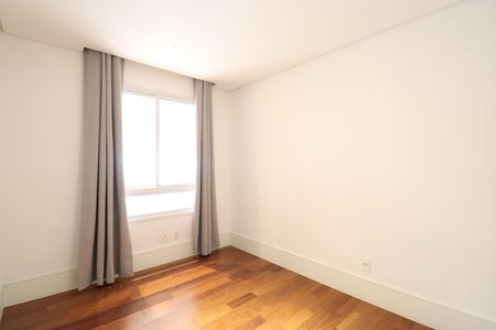 Apartamento para alugar com 168m², 4 quartos e 3 vagasQuarto