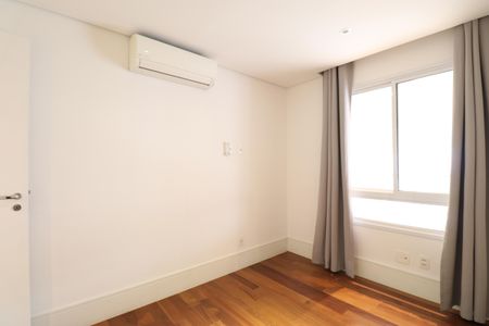 Apartamento para alugar com 168m², 4 quartos e 3 vagasQuarto