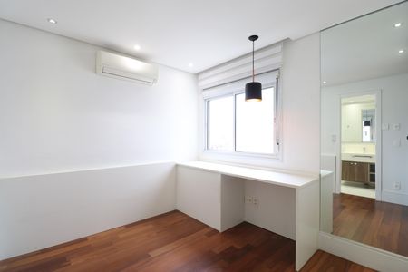 Apartamento para alugar com 168m², 4 quartos e 3 vagasSuíte 2