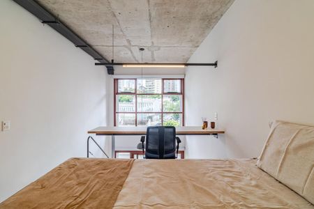 Suíte de apartamento para alugar com 1 quarto, 43m² em Jardim das Bandeiras, São Paulo