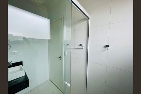Casa à venda com 226m², 3 quartos e 3 vagas Casa à venda com 226m², 3 quartos e 3 vagasBanheiro da Suíte 3
