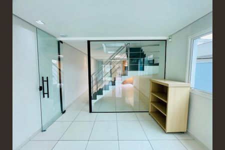 Casa à venda com 226m², 3 quartos e 3 vagas Casa à venda com 226m², 3 quartos e 3 vagasSala