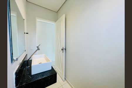 Casa à venda com 226m², 3 quartos e 3 vagas Casa à venda com 226m², 3 quartos e 3 vagasLavabo