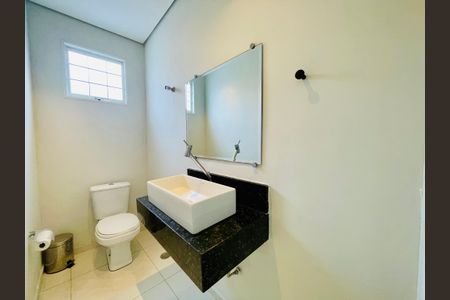 Casa à venda com 226m², 3 quartos e 3 vagas Casa à venda com 226m², 3 quartos e 3 vagasLavabo