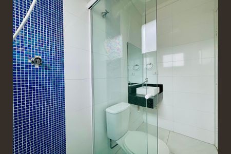 Casa à venda com 226m², 3 quartos e 3 vagas Casa à venda com 226m², 3 quartos e 3 vagasBanheiro da Suíte 3