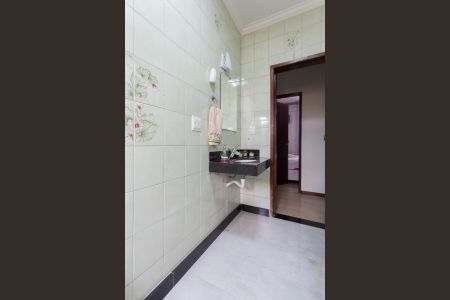 Casa à venda com 540m², 3 quartos e 6 vagasBanheiro Social 1