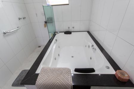 Casa à venda com 540m², 3 quartos e 6 vagasBanheiro da Suíte