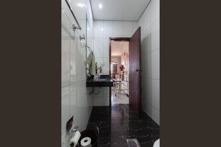 Casa à venda com 540m², 3 quartos e 6 vagasBanheiro Social 2