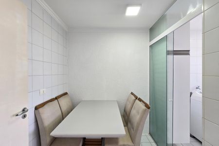 Apartamento para alugar com 122m², 3 quartos e 2 vagas Apartamento para alugar com 122m², 3 quartos e 2 vagasCozinha