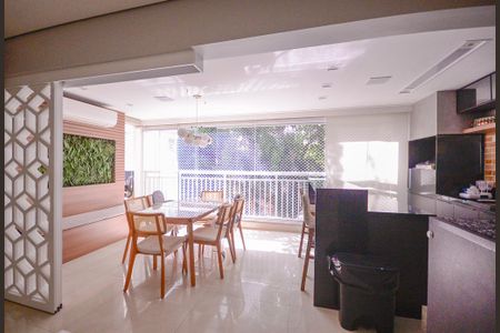 Apartamento à venda com 116m², 2 quartos e 2 vagas Apartamento à venda com 116m², 2 quartos e 2 vagasVaranda da Sala/Cozinha