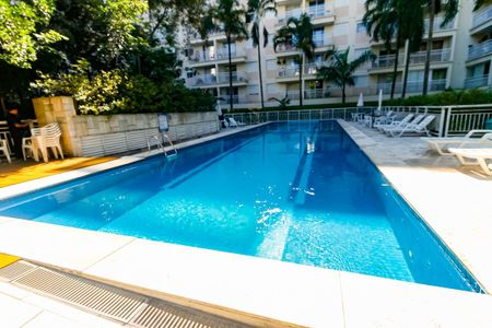 Apartamento à venda com 35m², 1 quarto e 1 vaga Apartamento à venda com 35m², 1 quarto e 1 vagaÁrea comum - Piscina