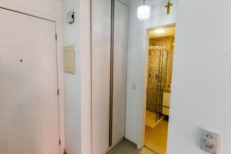 Apartamento à venda com 35m², 1 quarto e 1 vaga Apartamento à venda com 35m², 1 quarto e 1 vagaArmário corredor