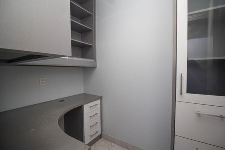 Apartamento para alugar com 140m², 3 quartos e 2 vagas Apartamento para alugar com 140m², 3 quartos e 2 vagasQuarto de Serviço