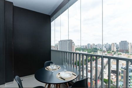 Varanda de kitnet/studio para alugar com 1 quarto, 25m² em Perdizes, São Paulo