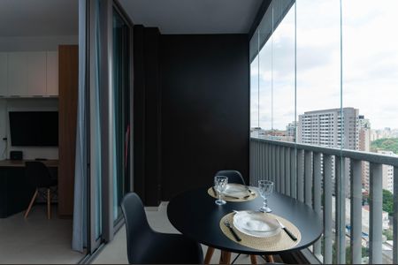 Varanda de kitnet/studio para alugar com 1 quarto, 25m² em Perdizes, São Paulo