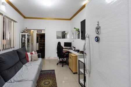 Casa à venda com 240m², 4 quartos e 6 vagasSala
