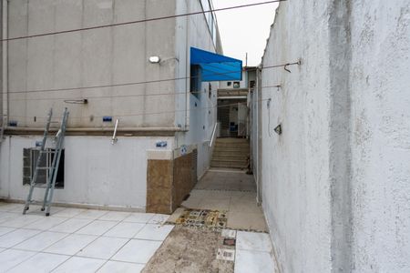 Casa à venda com 240m², 4 quartos e 6 vagas Casa à venda com 240m², 4 quartos e 6 vagasQuintal