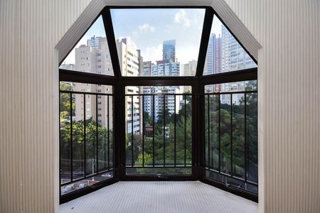 Apartamento à venda com 143m², 3 quartos e 2 vagasVista da Suíte 1