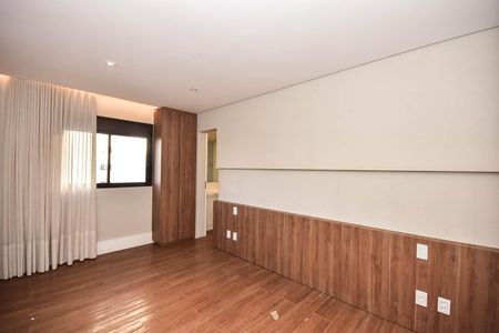 Apartamento à venda com 143m², 3 quartos e 2 vagasSuíte 3
