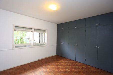 Quarto 1 de casa para alugar com 3 quartos, 180m² em Morumbi, São Paulo