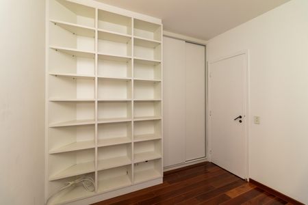 Apartamento à venda com 100m², 3 quartos e 2 vagasQuarto 1